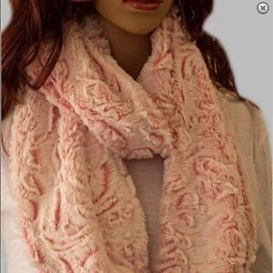 Super Soft Sherpa Infinity Scarf Rose Pink
